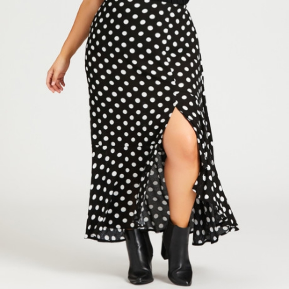 Black & White Polka Dot Skirt - Picture 2 of 4